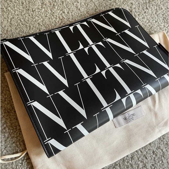 VALENTINO DOCUMENT CASE - Picture 1 of 4